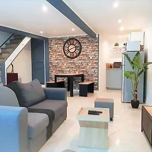 jolie-maison-de-ville-en-avignon.fr-provencehotel.com/